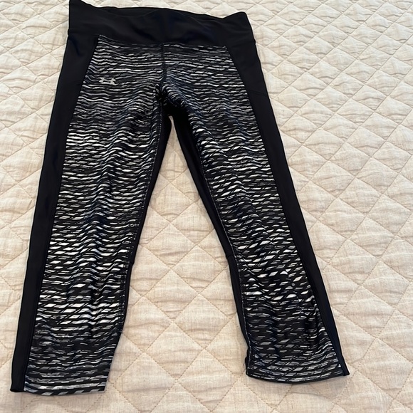 Under Armour capris - Picture 1 of 3